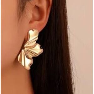 BALABOOSTÉ Paris Women's Gold Tone Metal Textured‎ Petal Statement Earrings